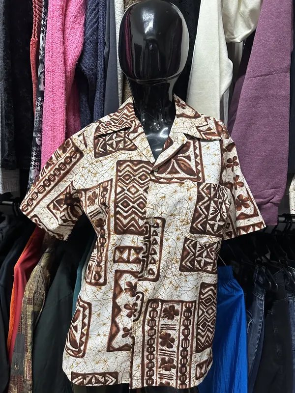 Camisa manga corta étnica, talle XL
