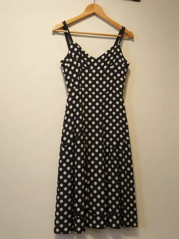 Vestido midi a lunares, talle M